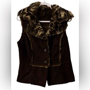 Ethyl women’s Medium sleeveless collared brown, black and tan fur vest